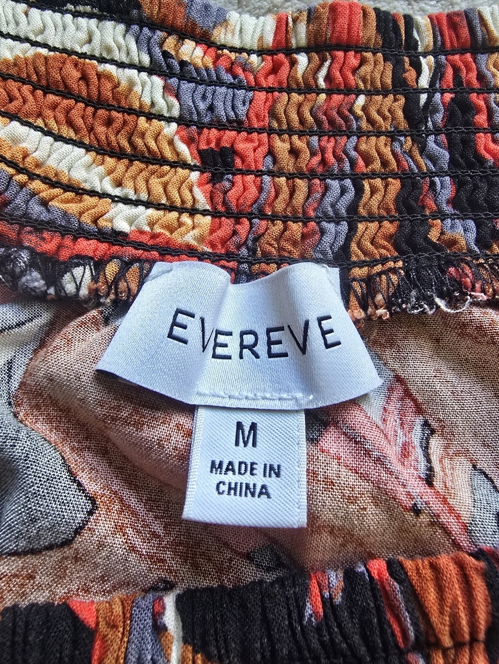 Evereve smocked tank top tropical abstract rust, red, black, cream Womans Medium - Picture 7 of 8